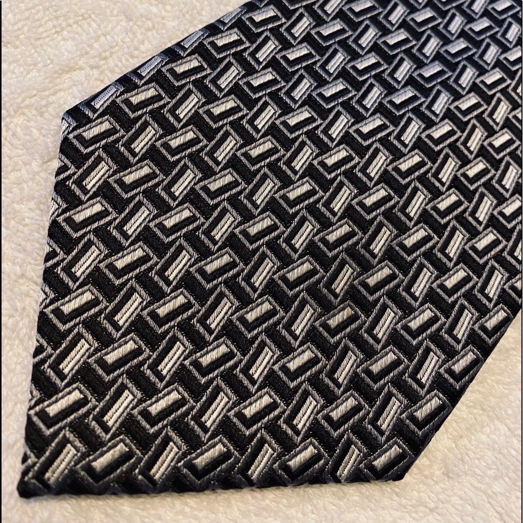 Brand New Trendy Tie By Geoffrey Beene